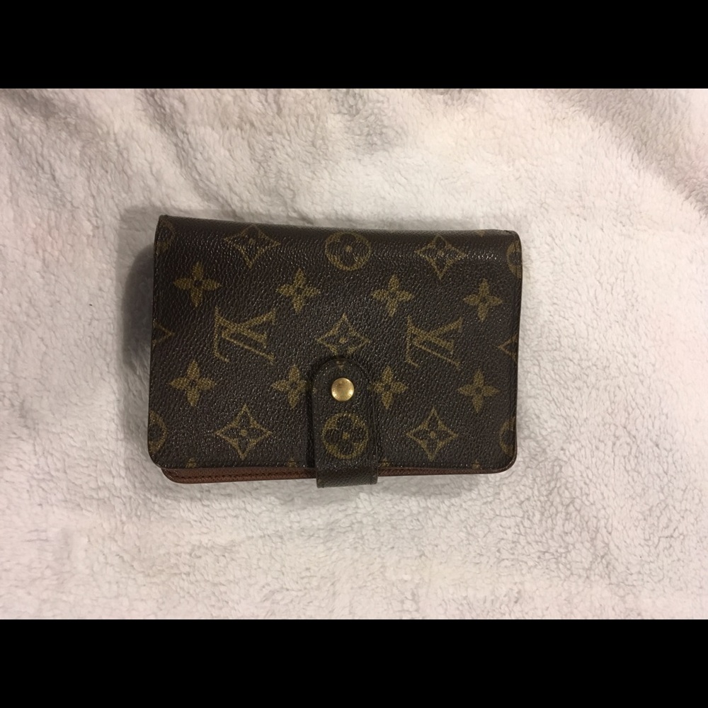 Vintage Louis Vuitton zip wallet